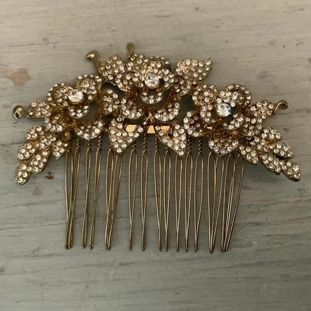 Vintage‎ Gold Tone Rhinestone Floral Hair Comb Good Condition